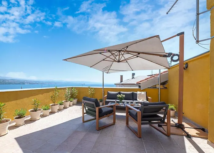 Penthouse At Villa Mascagni